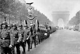 14/22 Haziran 1940 - Fransa teslim oldu.